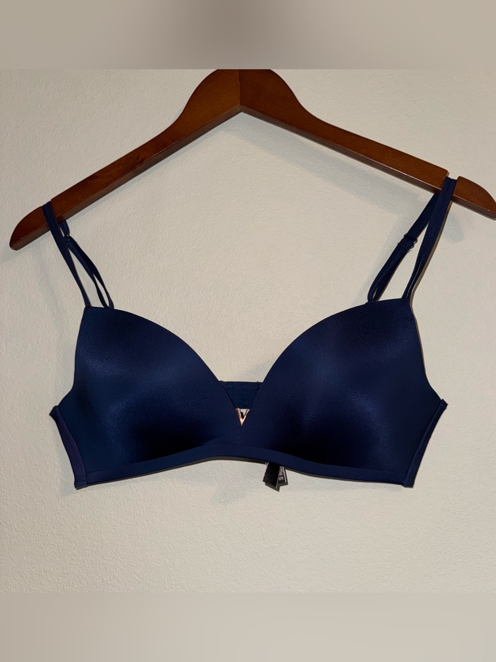 Victoria’s Secret Padded No Wire 34 C bra Glossy Blue